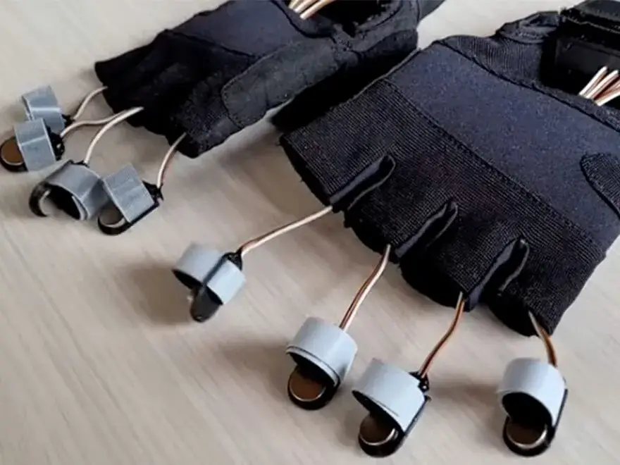 Intelligent Vibration Therapy Gloves for Parkinson’s Disease